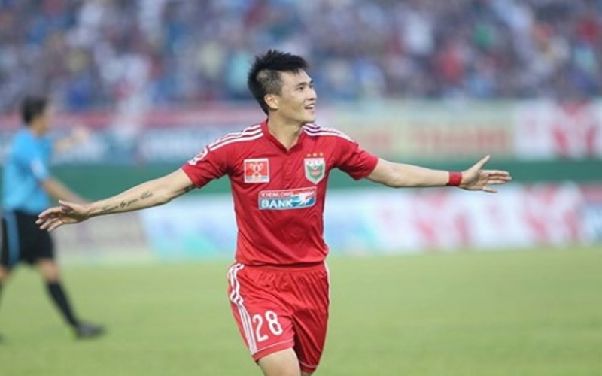Tiểu sử cầu thủ Công Vinh và hành trình vươn lên của chân sút vĩ đại bóng đá Việt Nam
